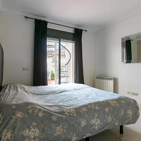 Beautiful With Lovely Terrace Pass The Keys Apartment *