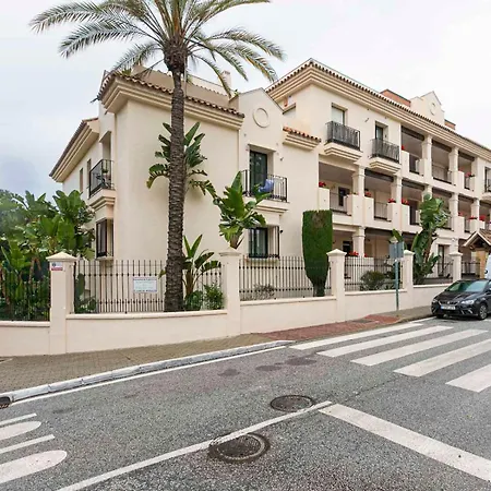 Beautiful With Lovely Terrace Pass The Keys Apartment